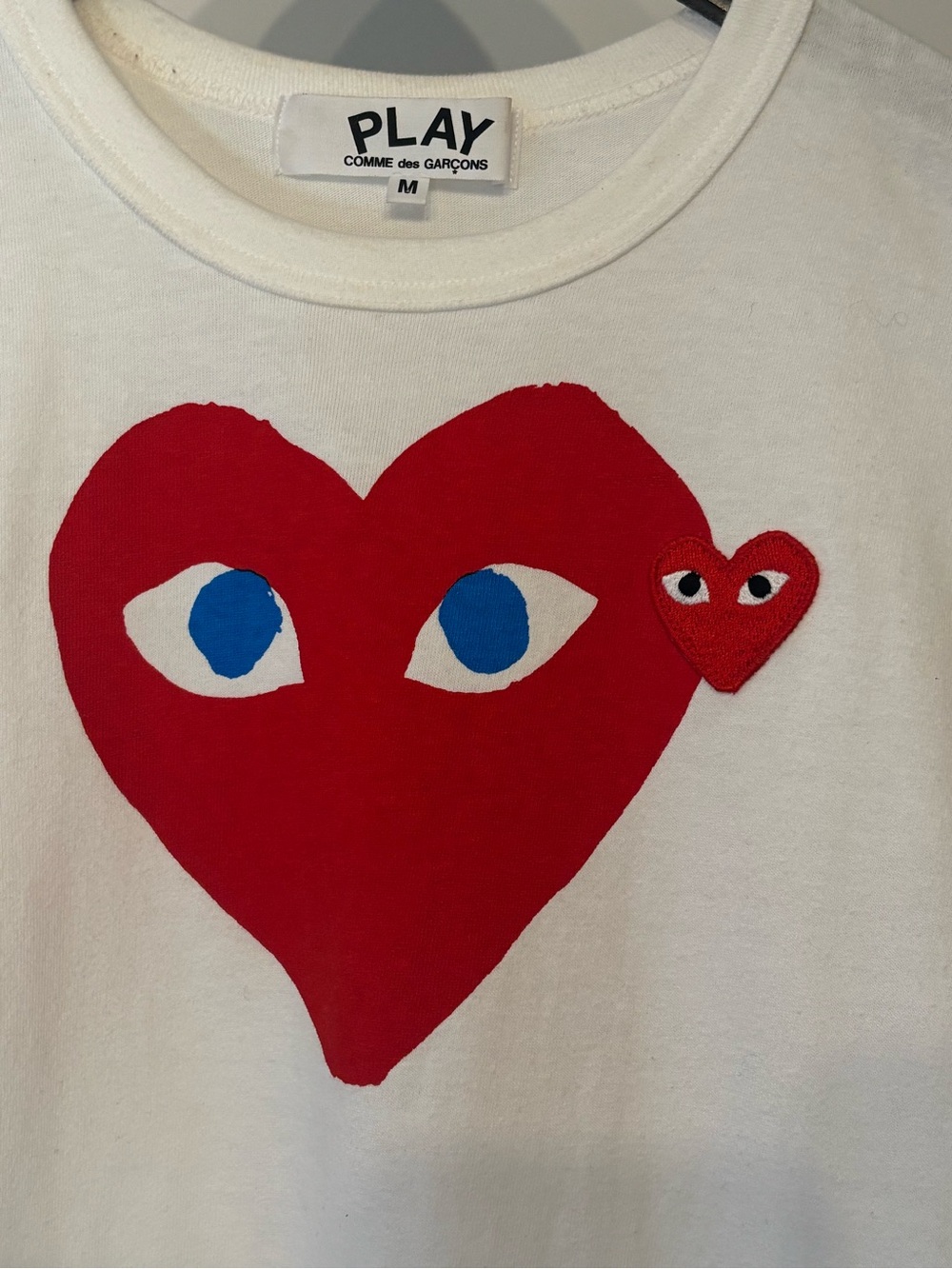 Comme des Garcons PLAY Red Blue Eyes Heart Graphic Tee White M